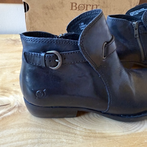 BORN JEM LEATHER ANKLE BOOTS BOOTIES BUCKLE DETAIL SIDE ZIP NIB BLACK 7.5 - Picture 7 of 12